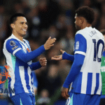 Dua pemain Brighton & Hove Albion merayakan gol di pertandingan Liga Inggris bersama Jagoan Super Bola