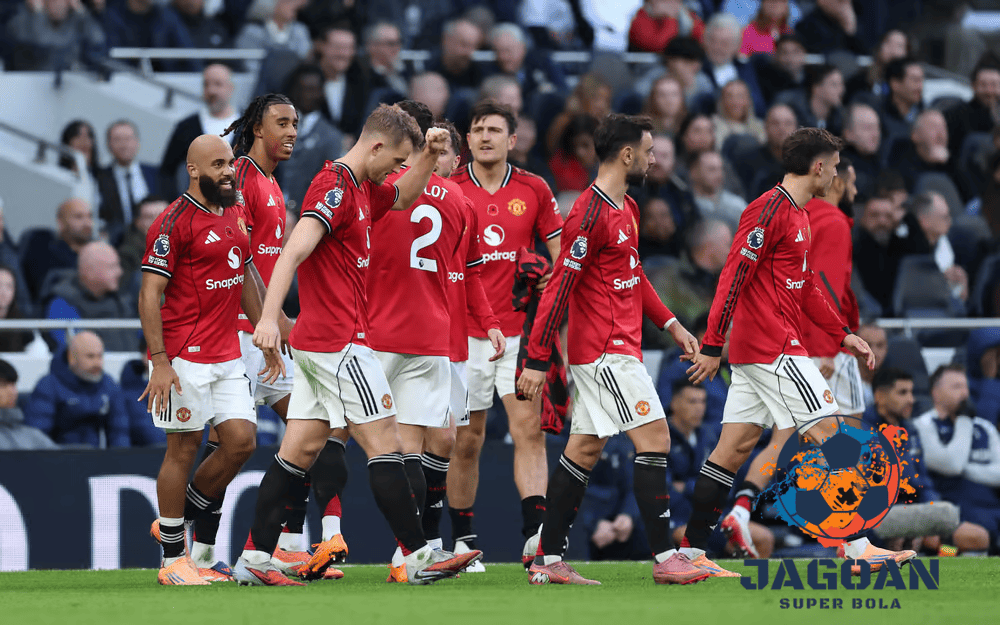 Pemain Manchester United merayakan momen pertandingan Liga Inggris 2025 dengan semangat di lapangan