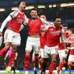 Para pemain Arsenal merayakan kemenangan 3-2 atas Chelsea dalam laga derby London
