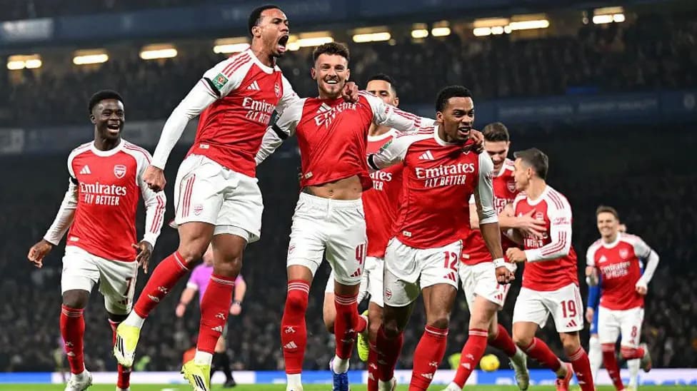 Para pemain Arsenal merayakan kemenangan 3-2 atas Chelsea dalam laga derby London