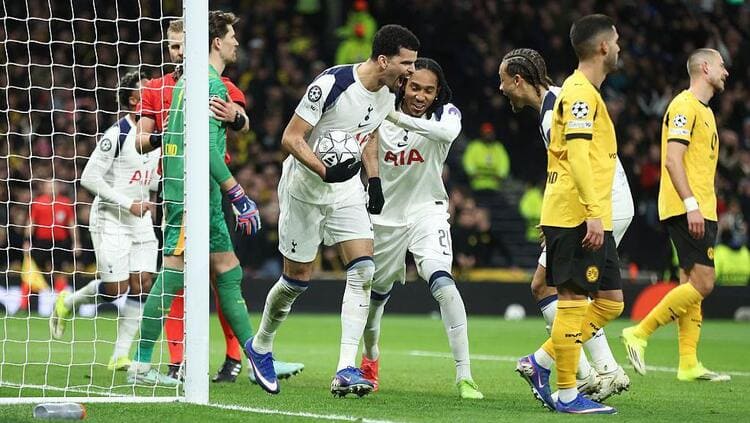 Pemain Tottenham Hotspur merayakan gol ke gawang Borussia Dortmund pada laga Liga Champions UEFA