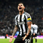 Bruno Guimarães melakukan selebrasi penuh emosi saat membela Newcastle United dalam laga Premier League.